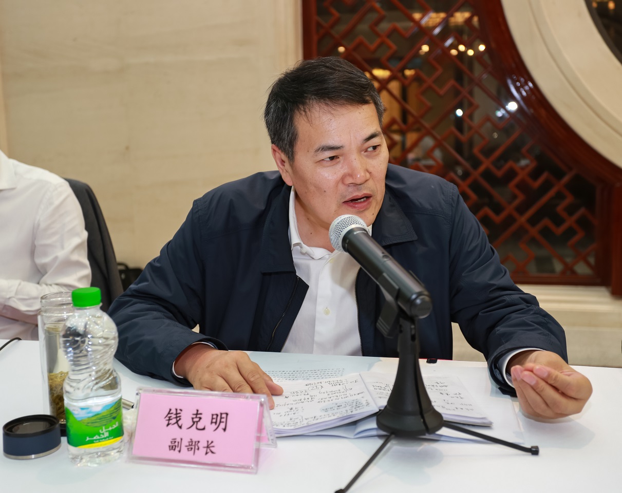 钱克明副部长召开驻阿曼中资企业座谈会