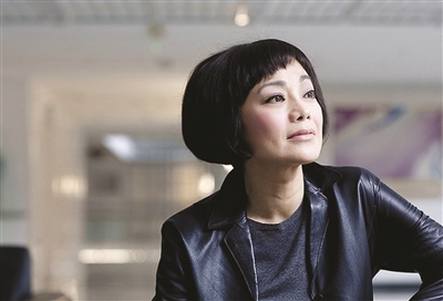 张艾嘉首次出书"轻描淡写"