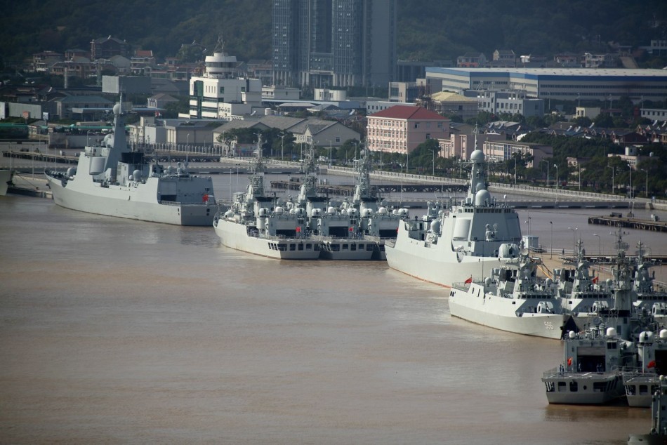 双月刊网站5月6日刊发题为《日本继续在东海进行军力建设》的署名文章