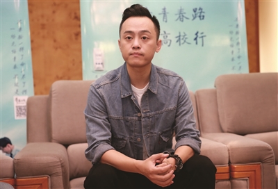 刘同携好妹妹乐队来宁宣传新片