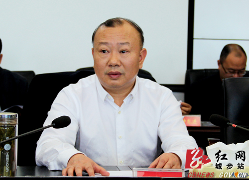 县委书记罗建南主持中心组学习(肖丁勤 摄)4月5日,城步县委中心组2016