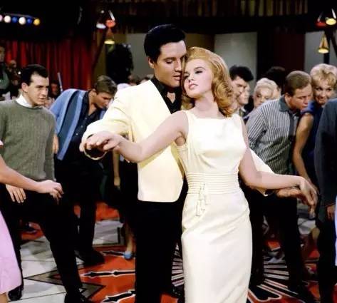 格调 | 银幕上的红色跃马