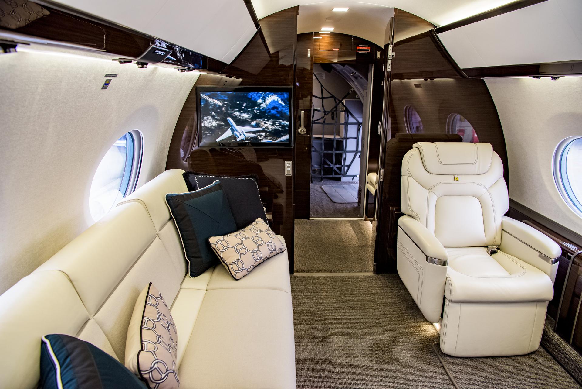 亚洲公务机展开幕马云成龙等同款私人飞机参展