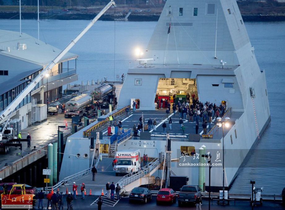 如同剑锋一般的ddg-1000穿浪体舰艏特写.