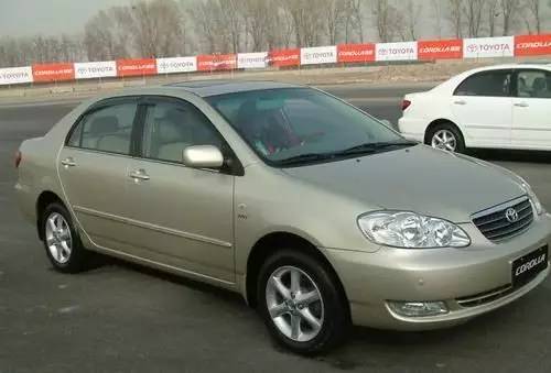 老爸说：给你买辆国产极光吧 然后我哭了