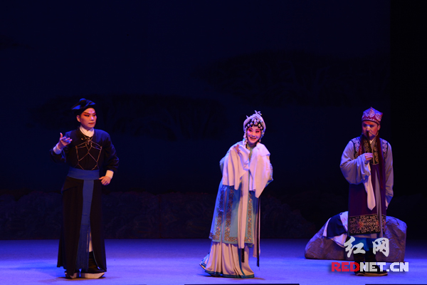 湘剧经典李三娘精彩上演微直播引数万人观看