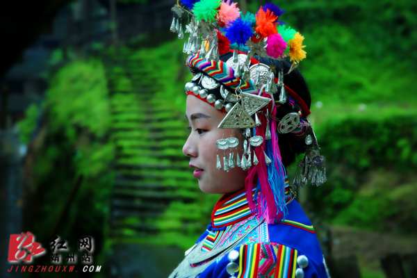 靖州举办苗族大戊节千人欢歌组图