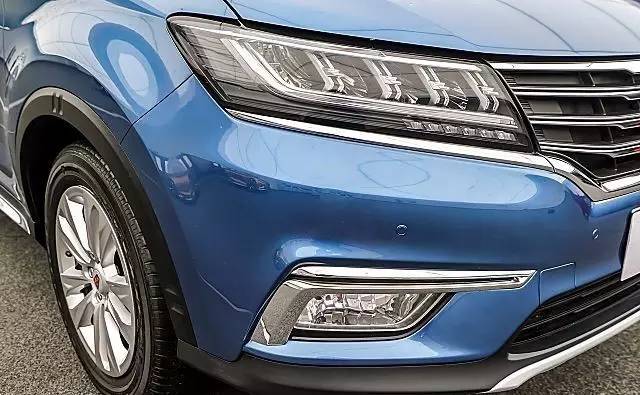 上汽阿里首款互联网汽车荣威RX5亮相