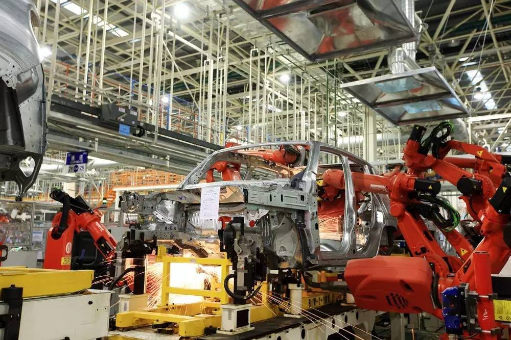 一辆Jeep自由侠是怎样造出来的？