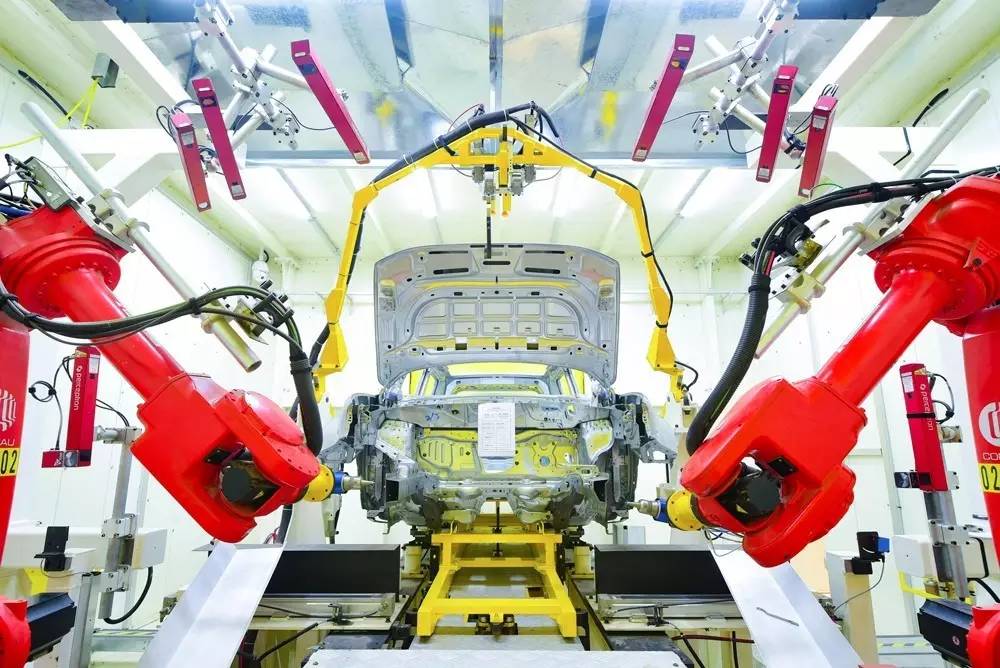 一辆Jeep自由侠是怎样造出来的？