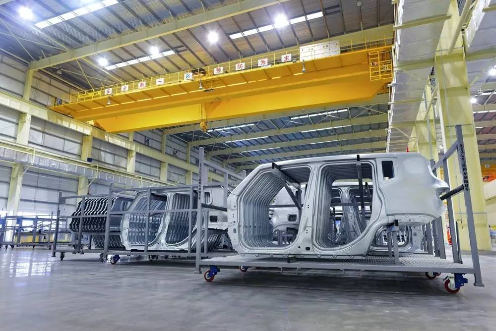 一辆Jeep自由侠是怎样造出来的？