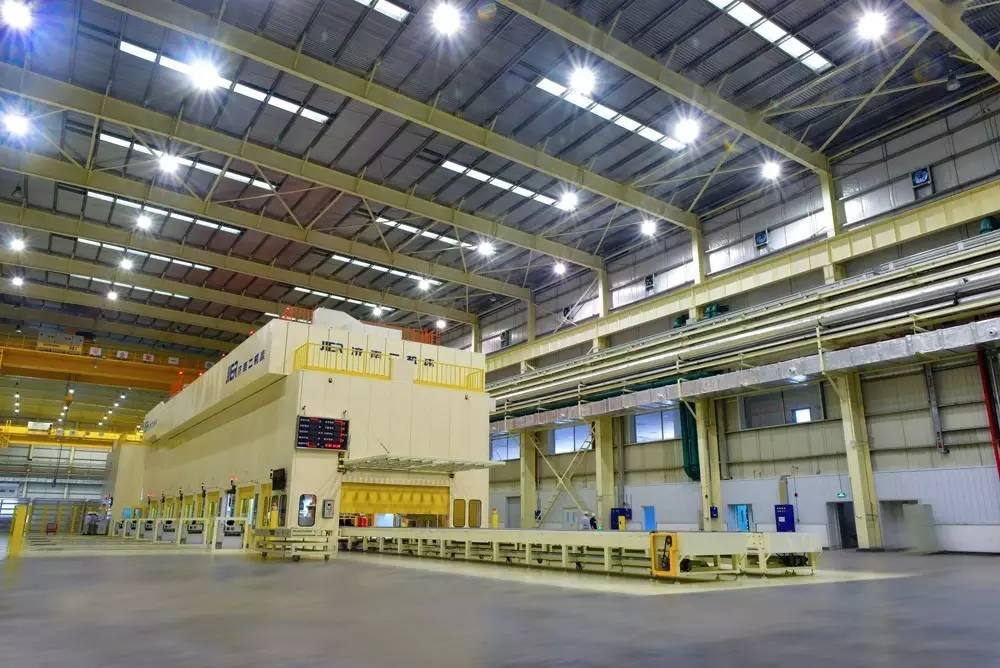 一辆Jeep自由侠是怎样造出来的？