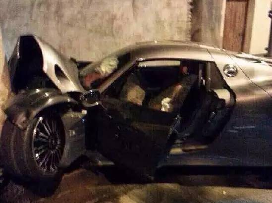 迈凯伦P1国内首撞，三神车已集齐！