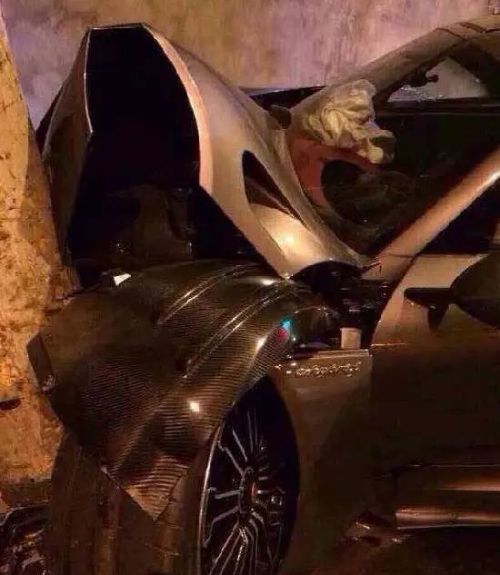 迈凯伦P1国内首撞，三神车已集齐！