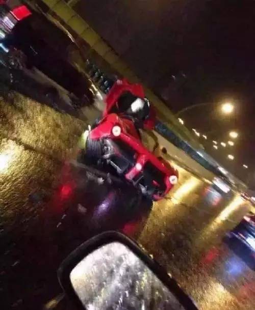 迈凯伦P1国内首撞，三神车已集齐！