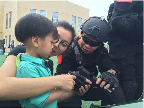 龙岩市公安局新罗分局开展"反恐宣传进校园"活动