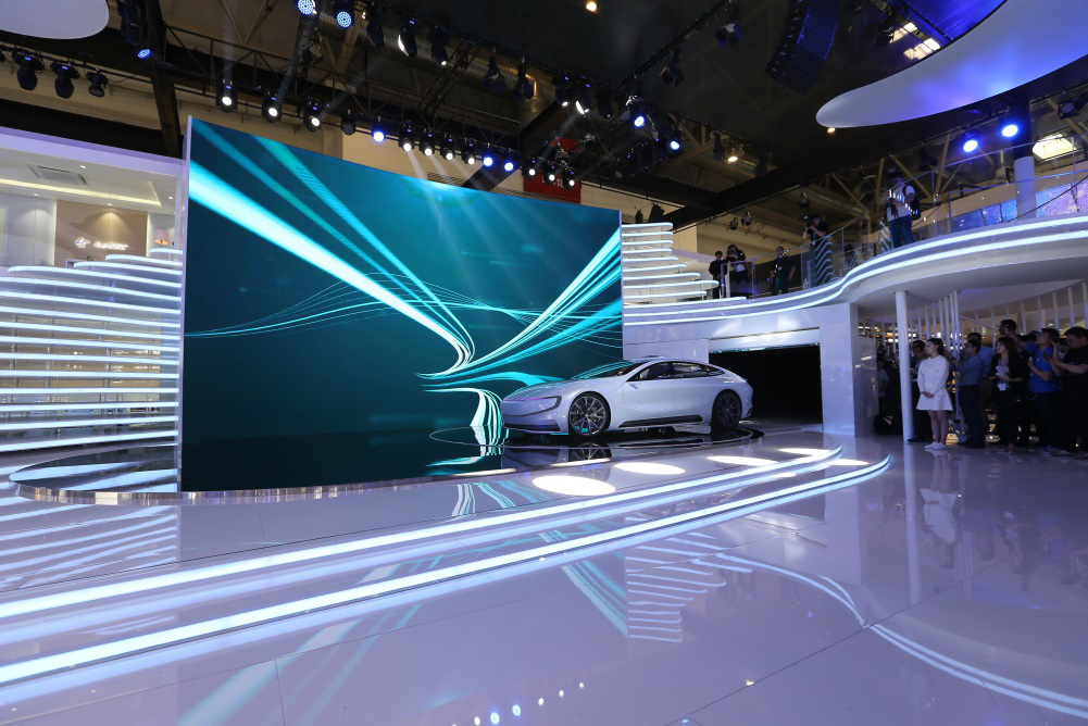 乐视超级汽车:跟着我左手右手一个慢动作