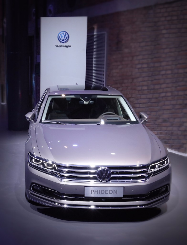 实拍大众首款C级车辉昂 小辉腾战力几何？