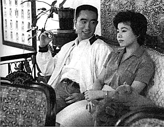 三岛由纪夫与妻子瑶子.
