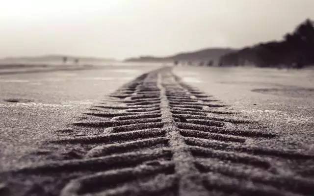 没牌只好去买新能源车 买了还是上不了牌