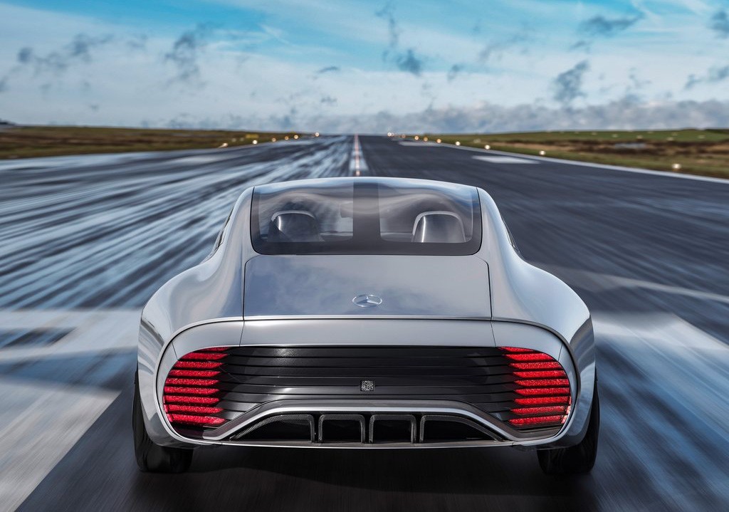 奔驰在上海制造了一片混乱 你有必要知道