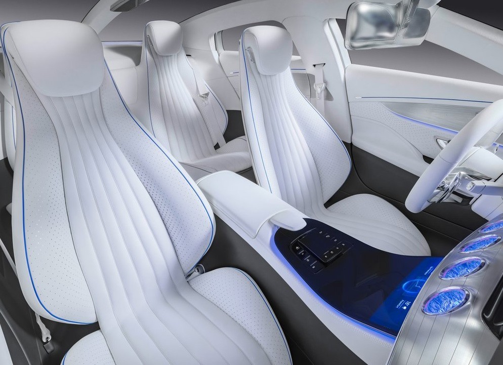 奔驰在上海制造了一片混乱 你有必要知道