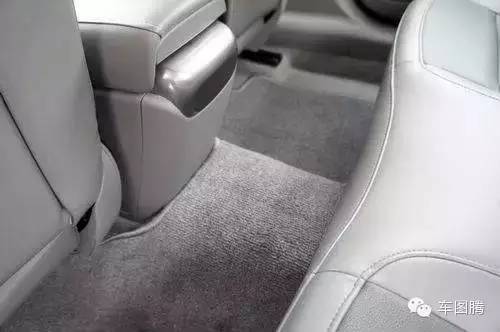 知识帖 为什么汽车后排中央会有个凸起？
