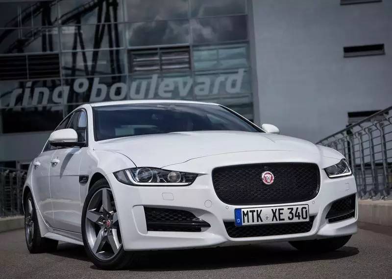 狙击宝马3系，IS与XE是知己or劲敌？