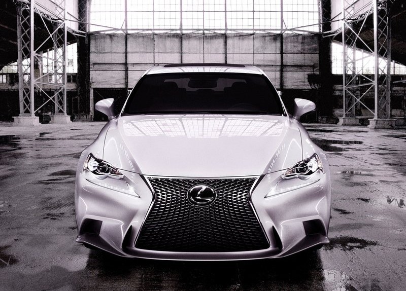 狙击宝马3系，IS与XE是知己or劲敌？