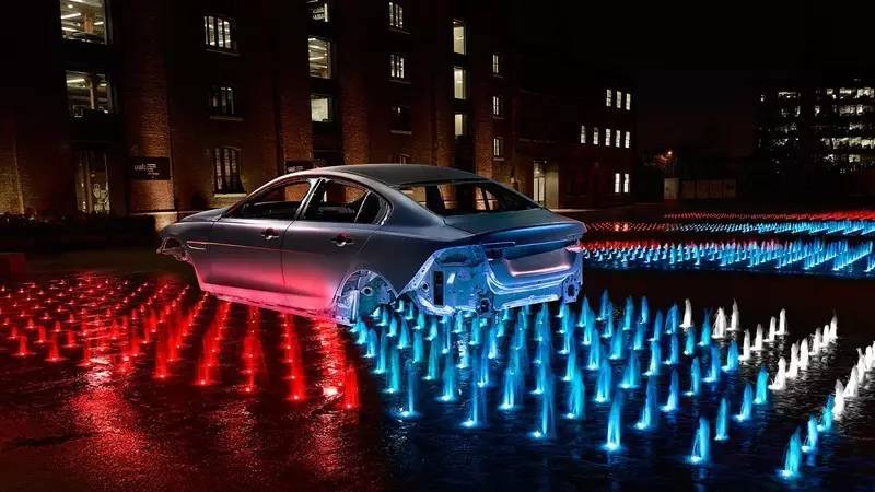 狙击宝马3系，IS与XE是知己or劲敌？