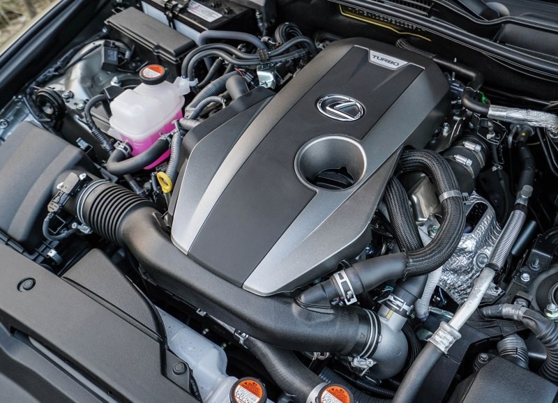 狙击宝马3系，IS与XE是知己or劲敌？