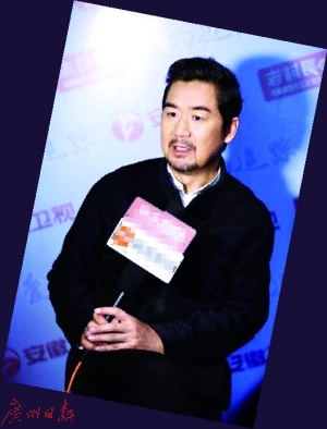 闫妮   一个迷糊一个爱操心   由张国立,闫妮主演的电视剧《爱的追 
