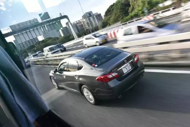 这个世界上开车最规矩的 大概就是日本人