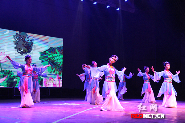 衡山县举办"欢乐潇湘·幸福衡山"庆祝国际护士节文艺晚会