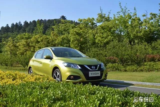 外观内饰都漂亮很多了 这款车年轻人一定喜欢！