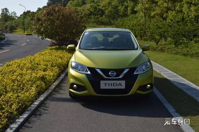 外观内饰都漂亮很多了 这款车年轻人一定喜欢！