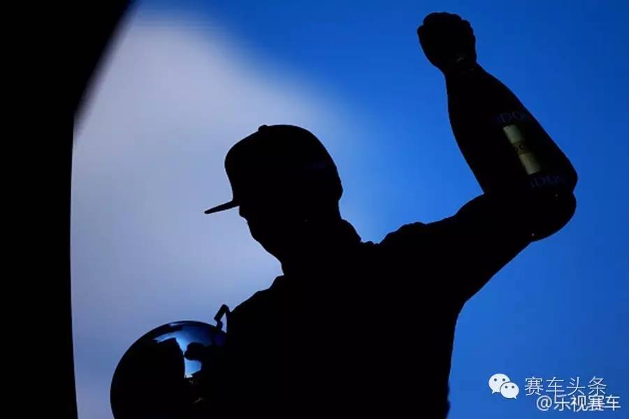 一个高中生的第一次，震动了全世界......