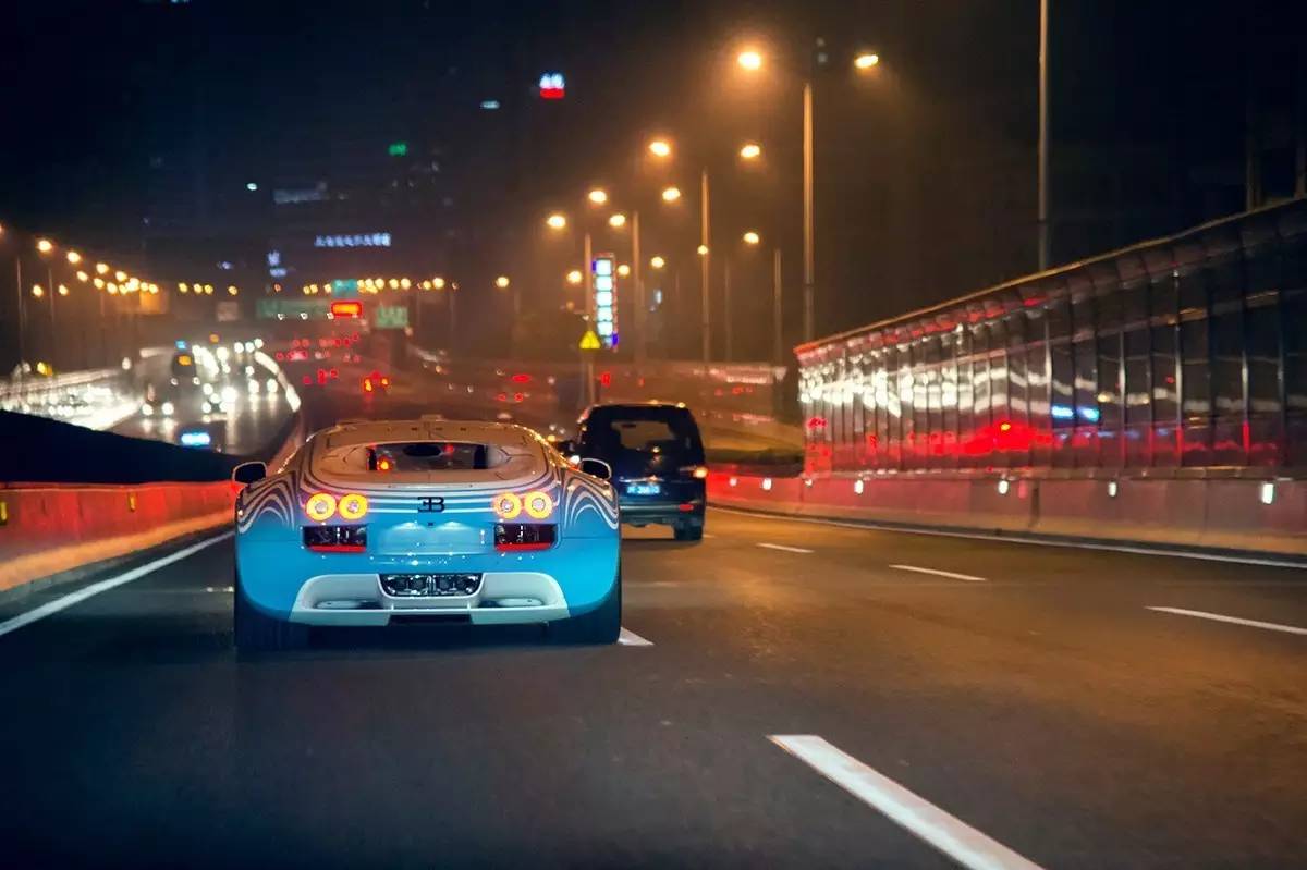 昨晚朋友圈刷屏的6辆神车夜袭魔都街头！