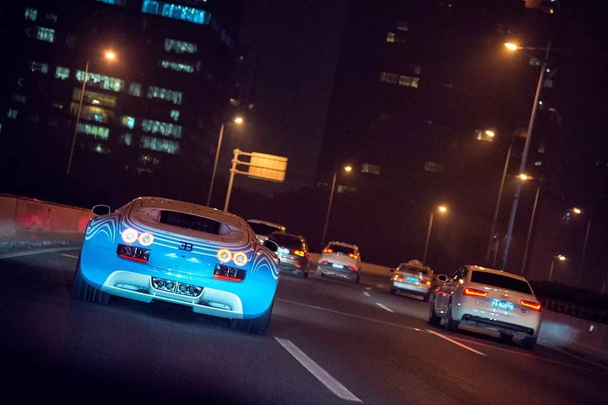 昨晚朋友圈刷屏的6辆神车夜袭魔都街头！