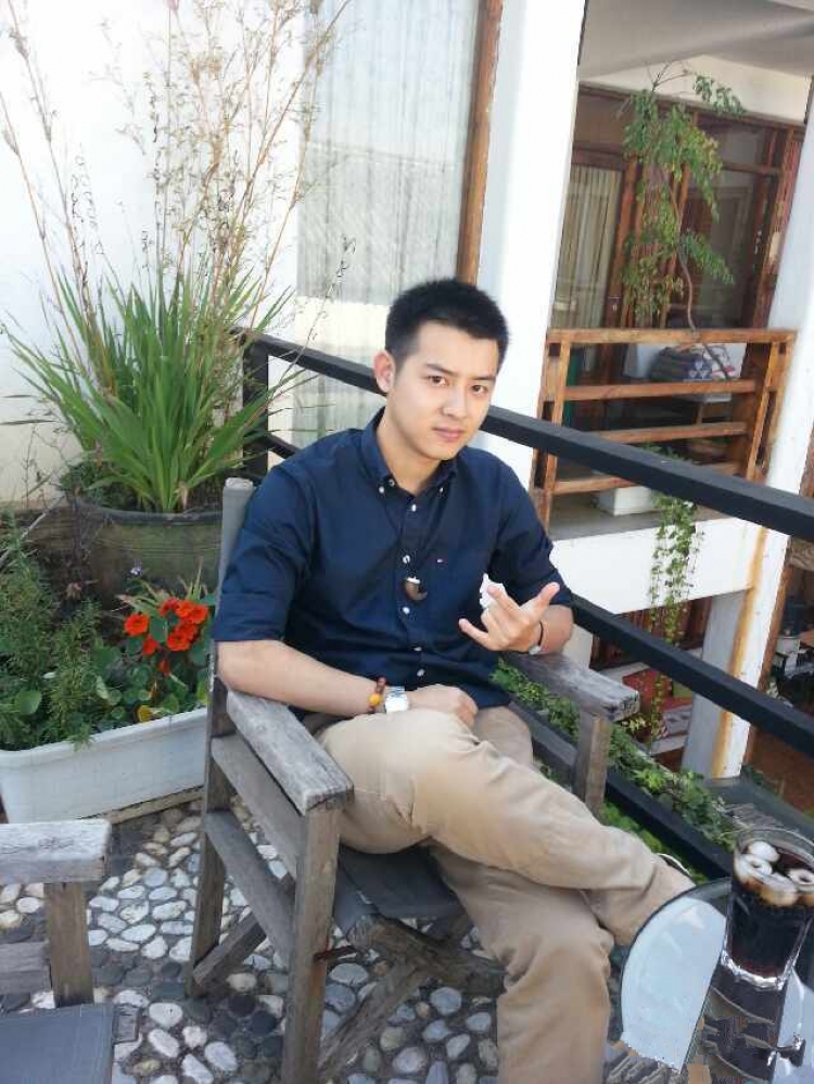 当年那个黄金比例脸的国民校草李冲聪,现在竟然发福变成大叔了
