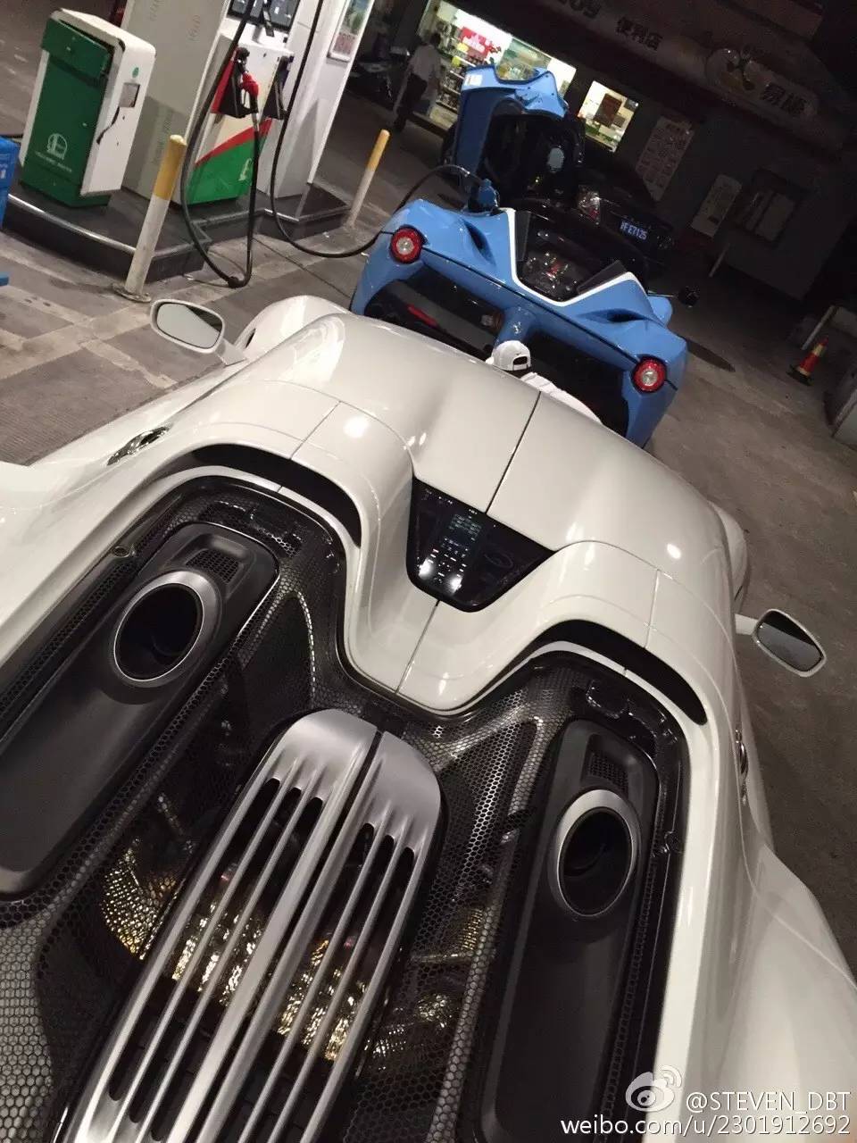 昨晚朋友圈刷屏的6辆神车夜袭魔都街头！