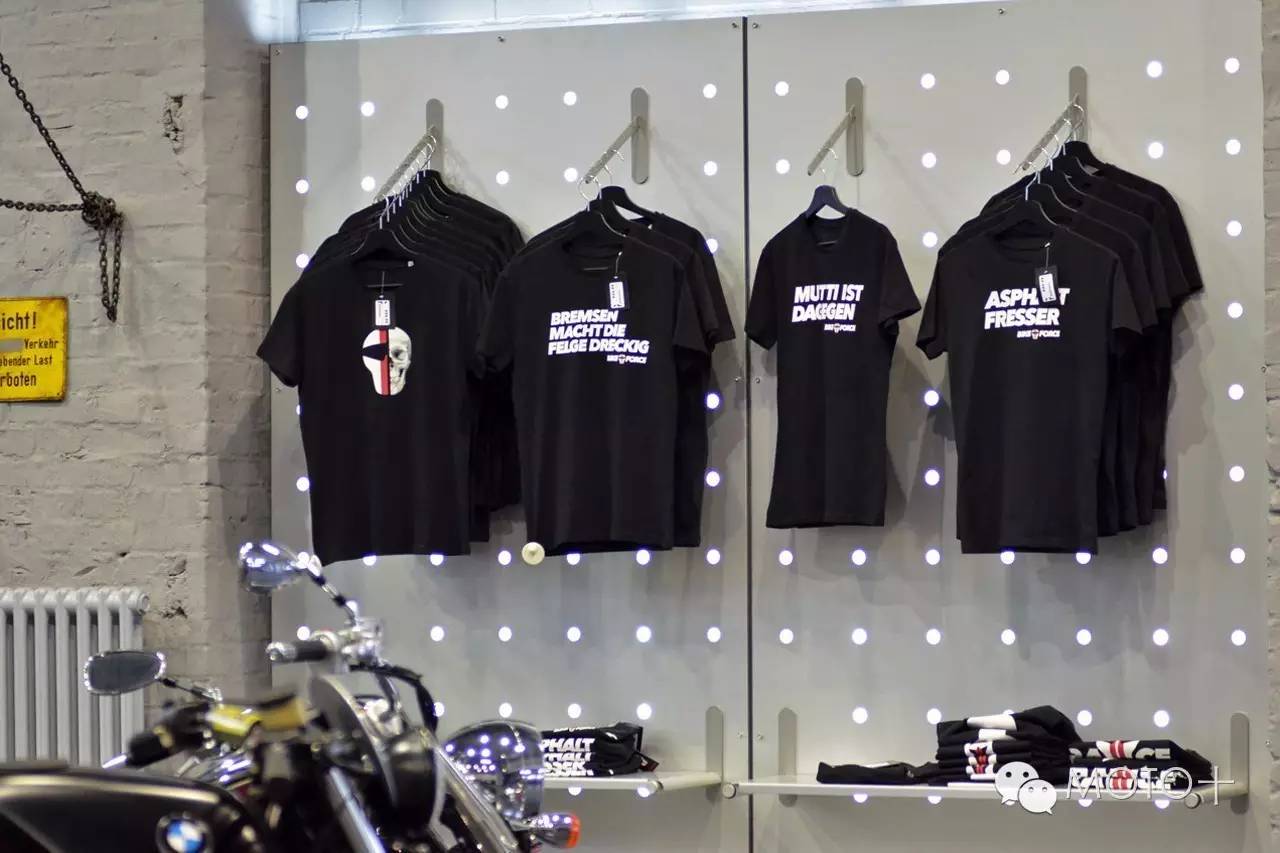 看MOTO+主页菌在德国逛摩托车装备用品店