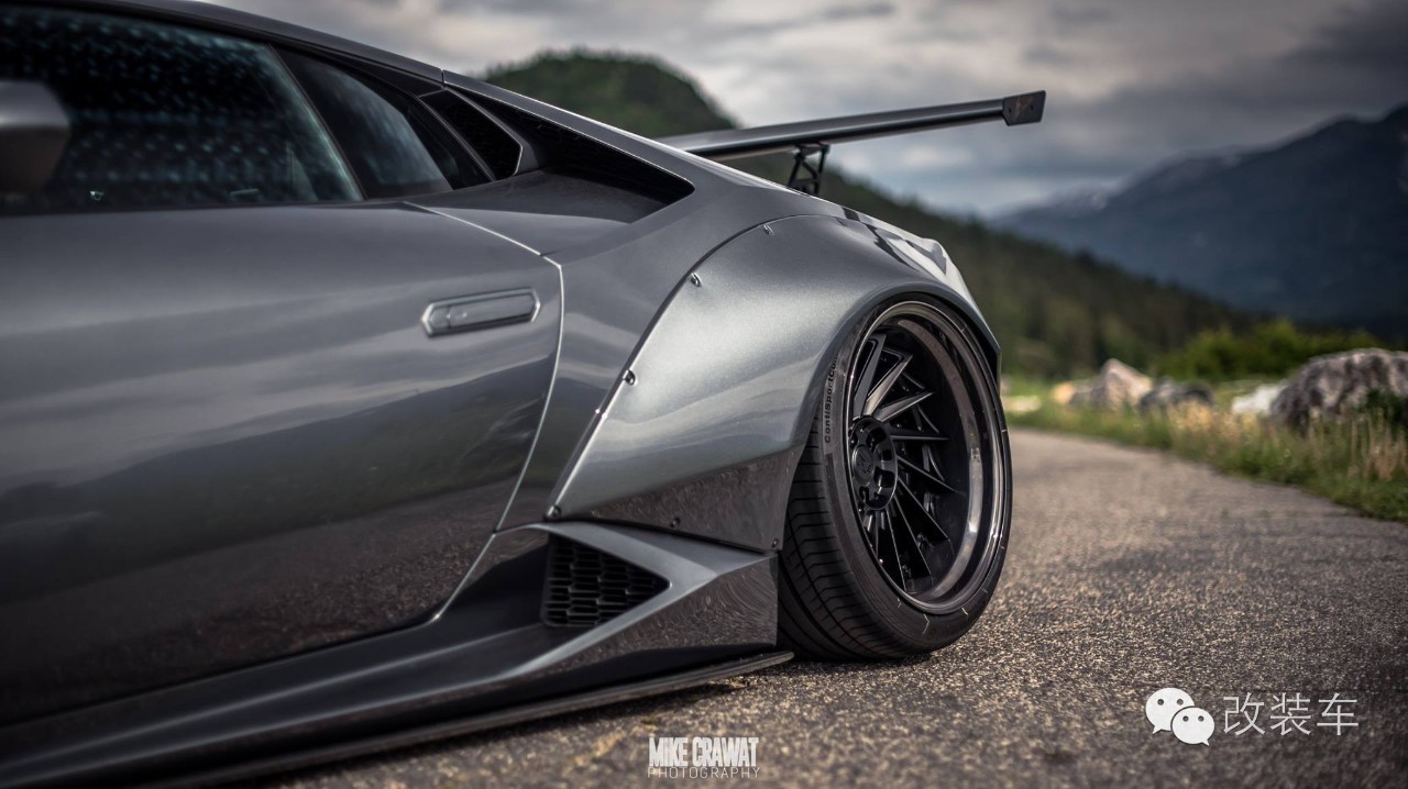 硬盘里的玩车女神，看到她的座驾我硬了！