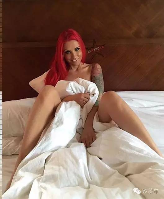 硬盘里的玩车女神，看到她的座驾我硬了！