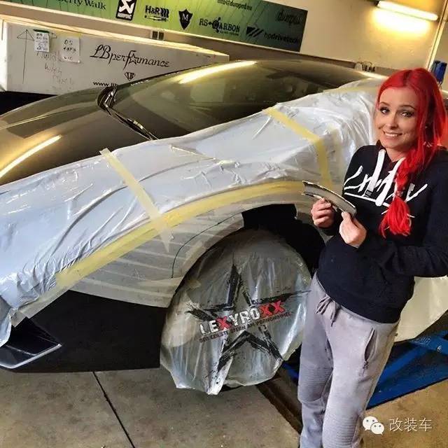 硬盘里的玩车女神，看到她的座驾我硬了！