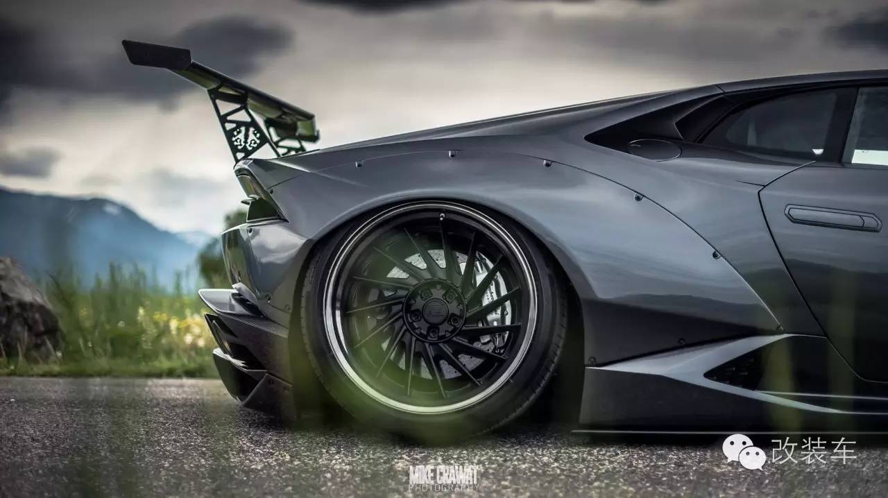 硬盘里的玩车女神，看到她的座驾我硬了！