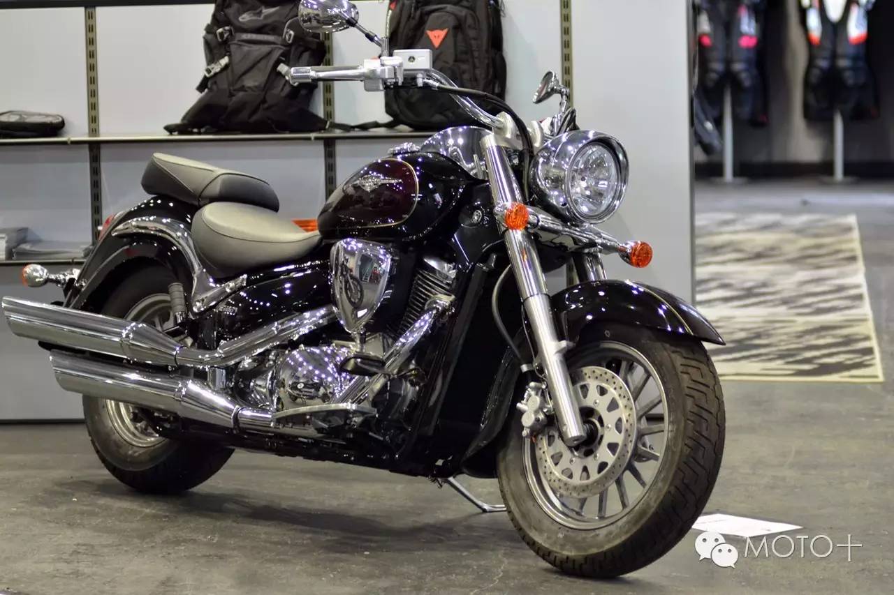 看MOTO+主页菌在德国逛摩托车装备用品店