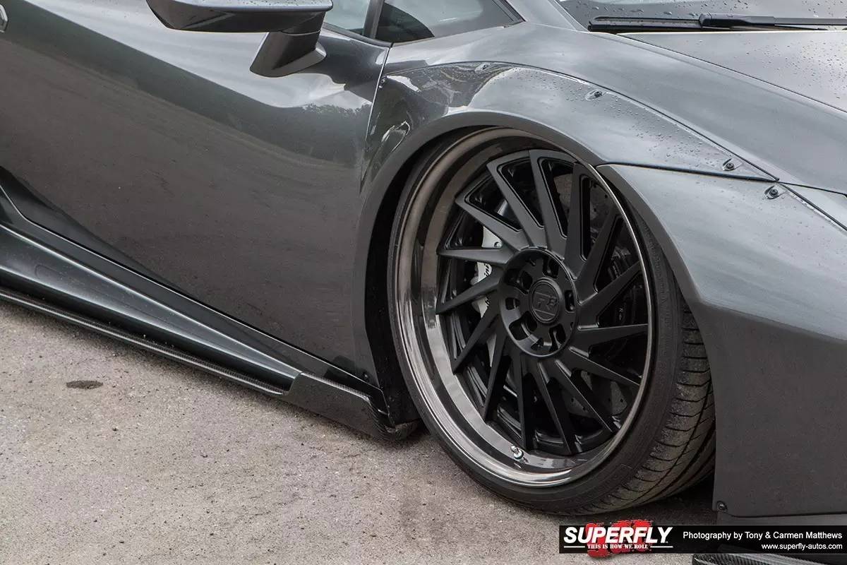 硬盘里的玩车女神，看到她的座驾我硬了！