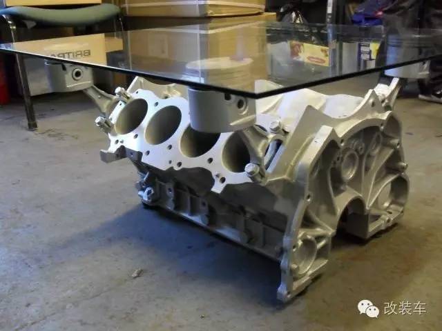 朋友家吃饭桌子比我的车还贵