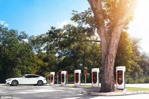 挑战特斯拉|苹果拟建造电动汽车充电站